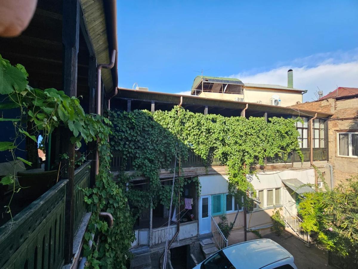 Local Hotel Tiflis Exterior foto